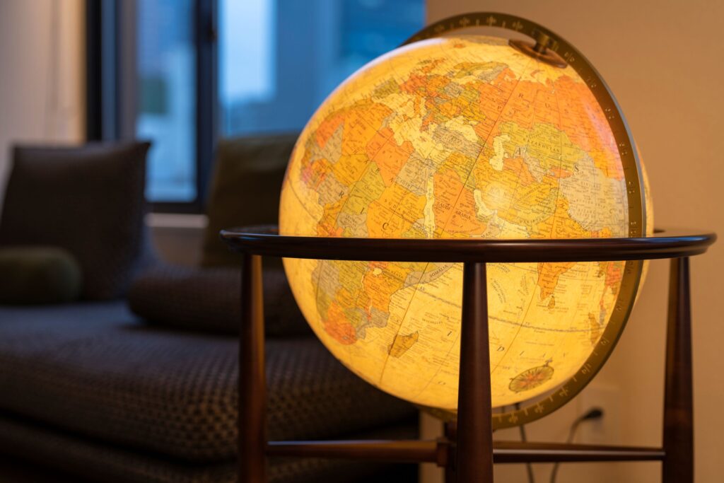 フィンレイ型 英語版 アンティーク地図 – アメリカ最大の地球儀 